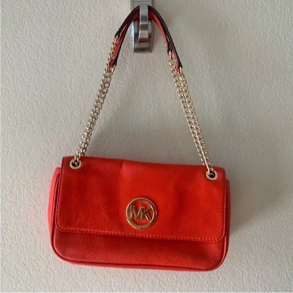 Michael Kors Chili Red Fulton
Small Shoulder Flap Bag new - Picture 8 of 10